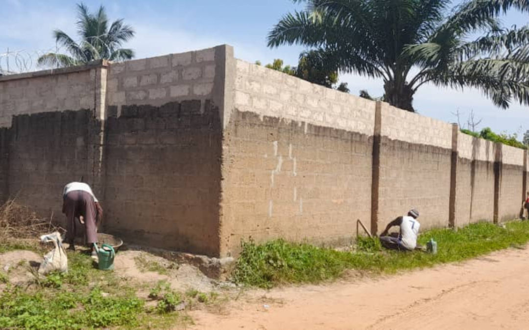 Elevación del muro de seguridad del Hogar La Misericordia